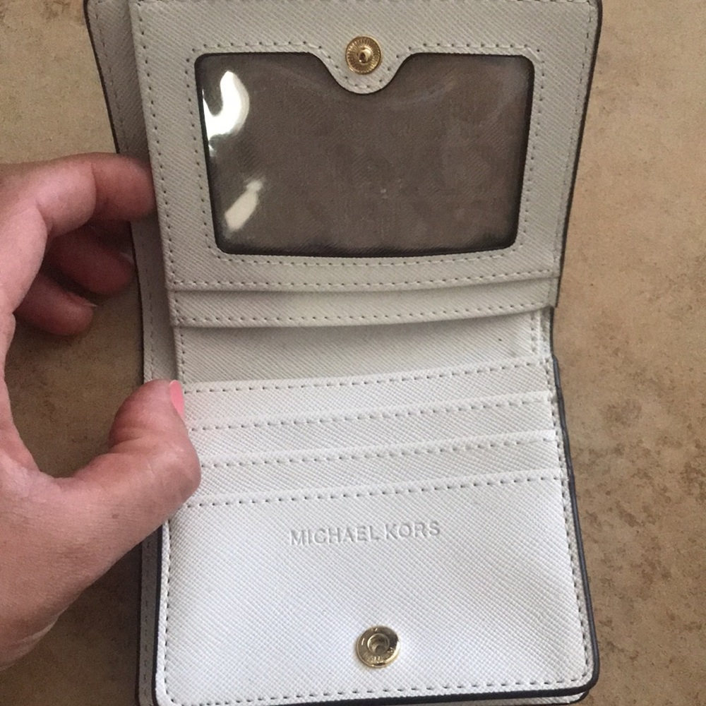 Michael Kors Wallet - Picture 5 of 15